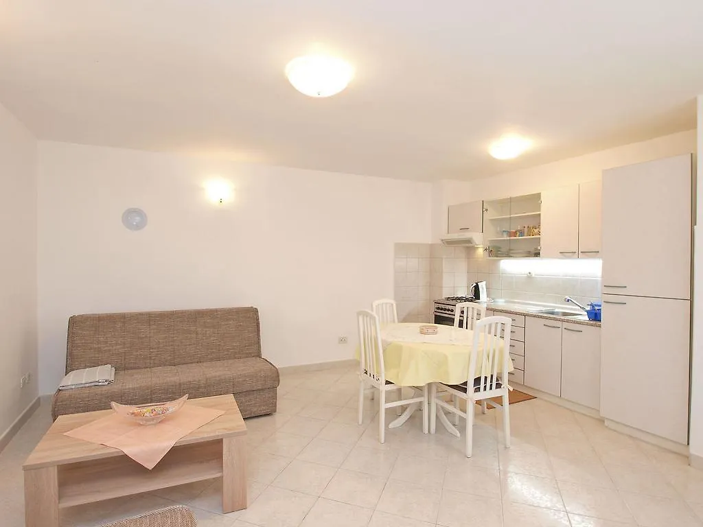 Apartments Milan 1457 Rovinj Croatia