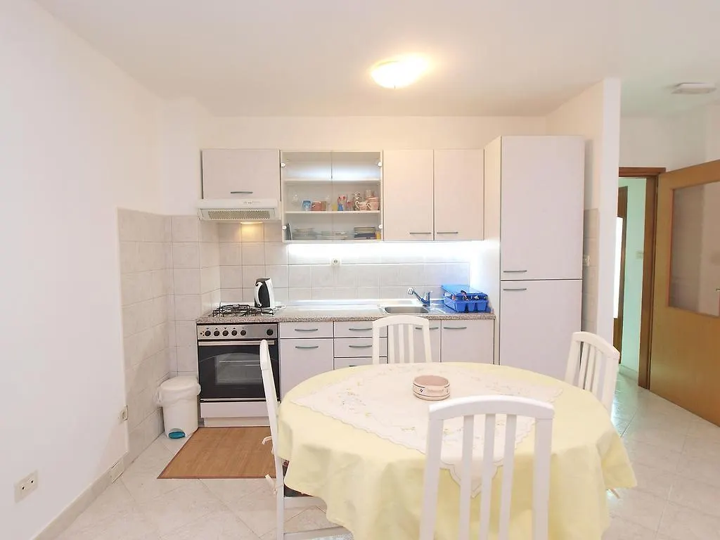 Apartments Milan 1457 Rovinj
