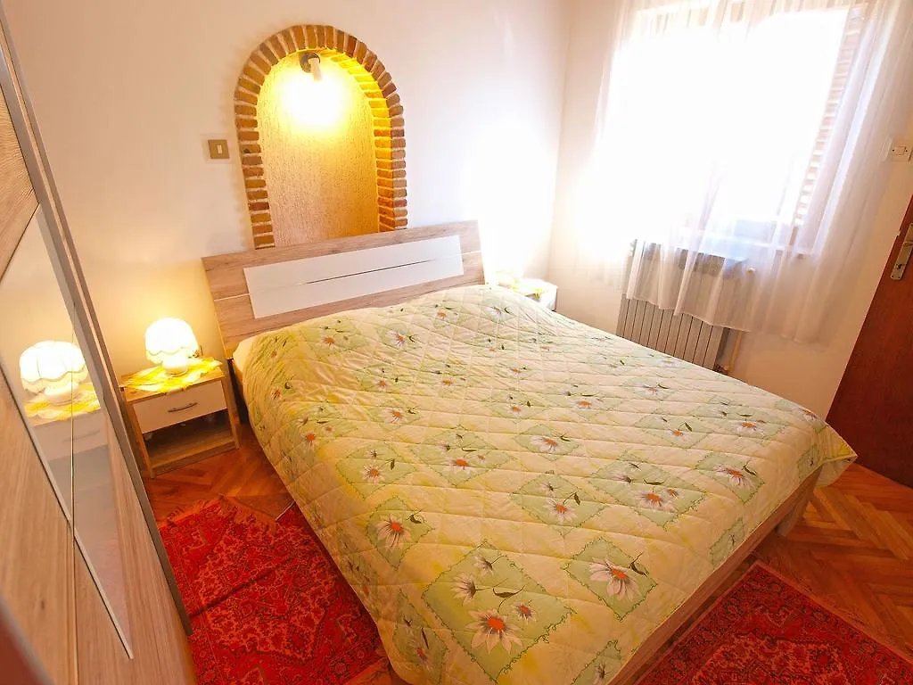 Apartments Milan 1457 Rovinj Croatia