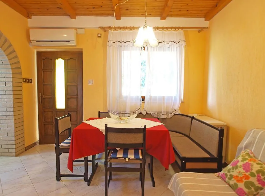 Apartments Milan 1457 Rovinj