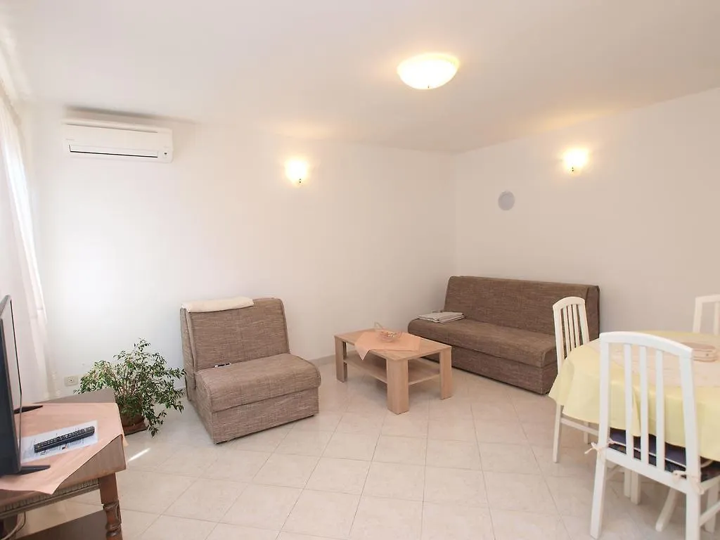 Apartments Milan 1457 Rovinj Croatia